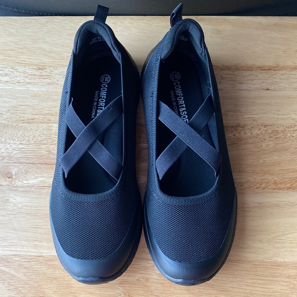 Black Women's Flats
